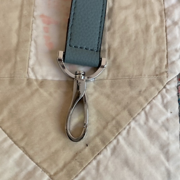 Faux leather handbag. Clutch. Crossbody. Shoulder bag. Putty color. Zip closure. - Picture 7 of 11